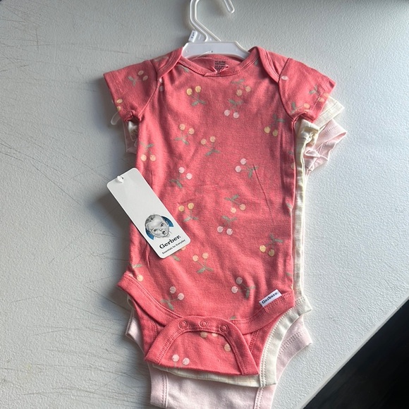 Gerber Pink and Red Bodysuits Soft Cotton One Pieces new - Picture 4 of 5